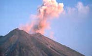 Eine Eruption des Arenal Vulkans
